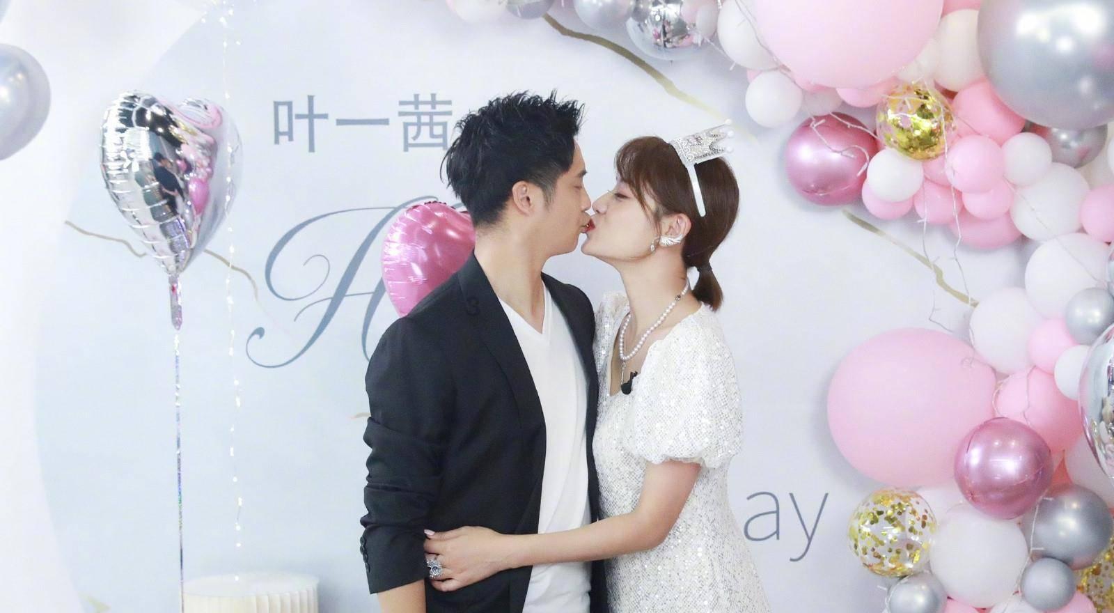 吃星星的恐龙男孩